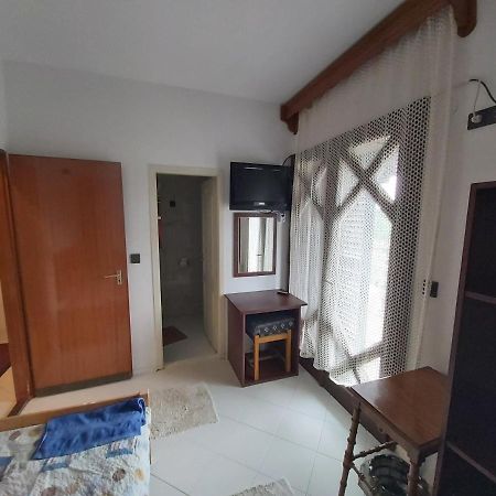 Valcsics Villa Panzió Pécs Exterior foto